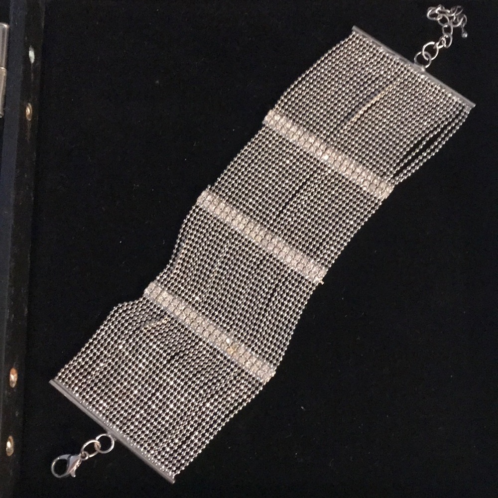 Gorgeous shimmery silver bracelet. Like new